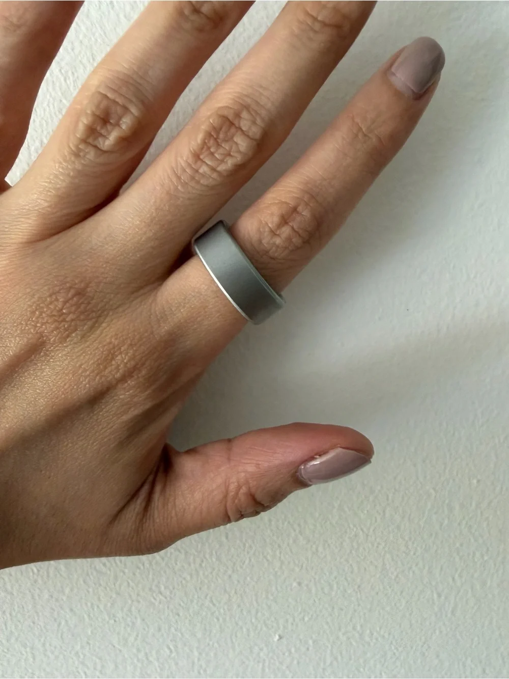 Oura Ring 4 size 7 -Brushed silver with Multi Color covers